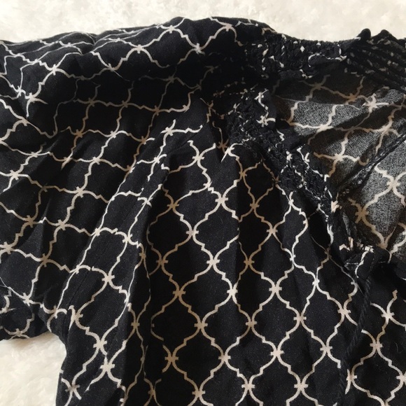 Black Patterned Top - Picture 2 of 4